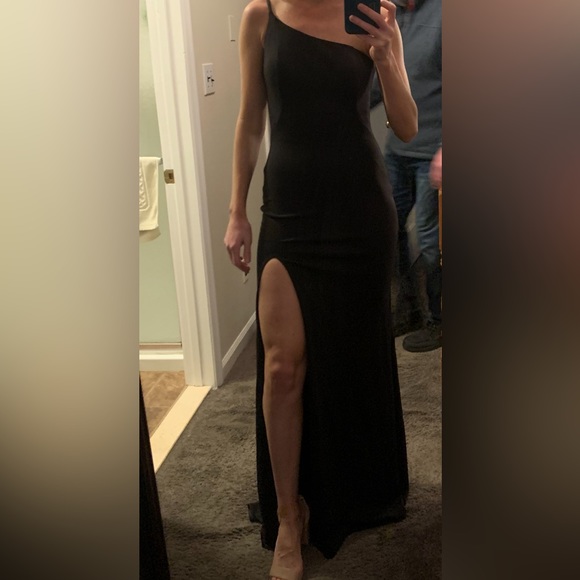 LaFemme (Nordstrom) gorgeous one shoulder form fitting gown - Picture 1 of 4